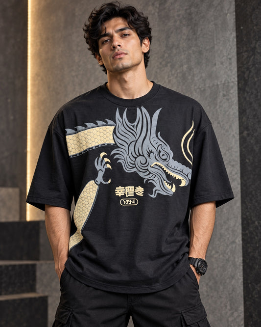 Japanese Dragon black oversized T-shirt – front portrait view